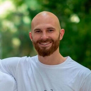 Niklas Linss, Founder Clay Cares